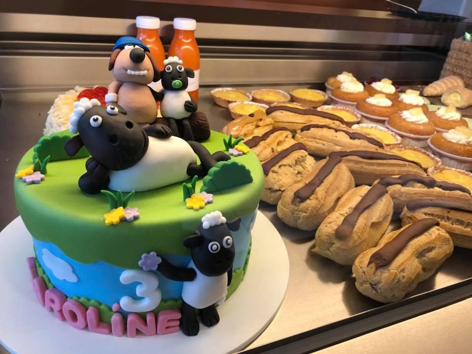 Gâteau d'anniversaire et éclairs - Boulangerie du Château, chez Sil